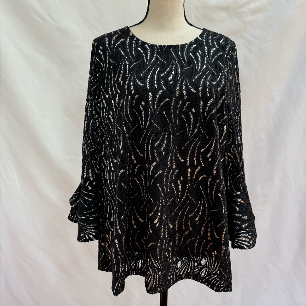 Women’s blouse size small- new with tags